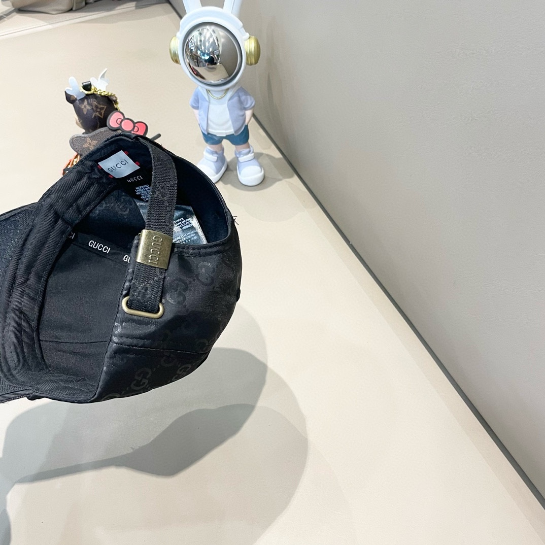  GUCCI古奇棒球帽👒 工艺非常精美 高档大气上档次！低调奢华，方便携带！