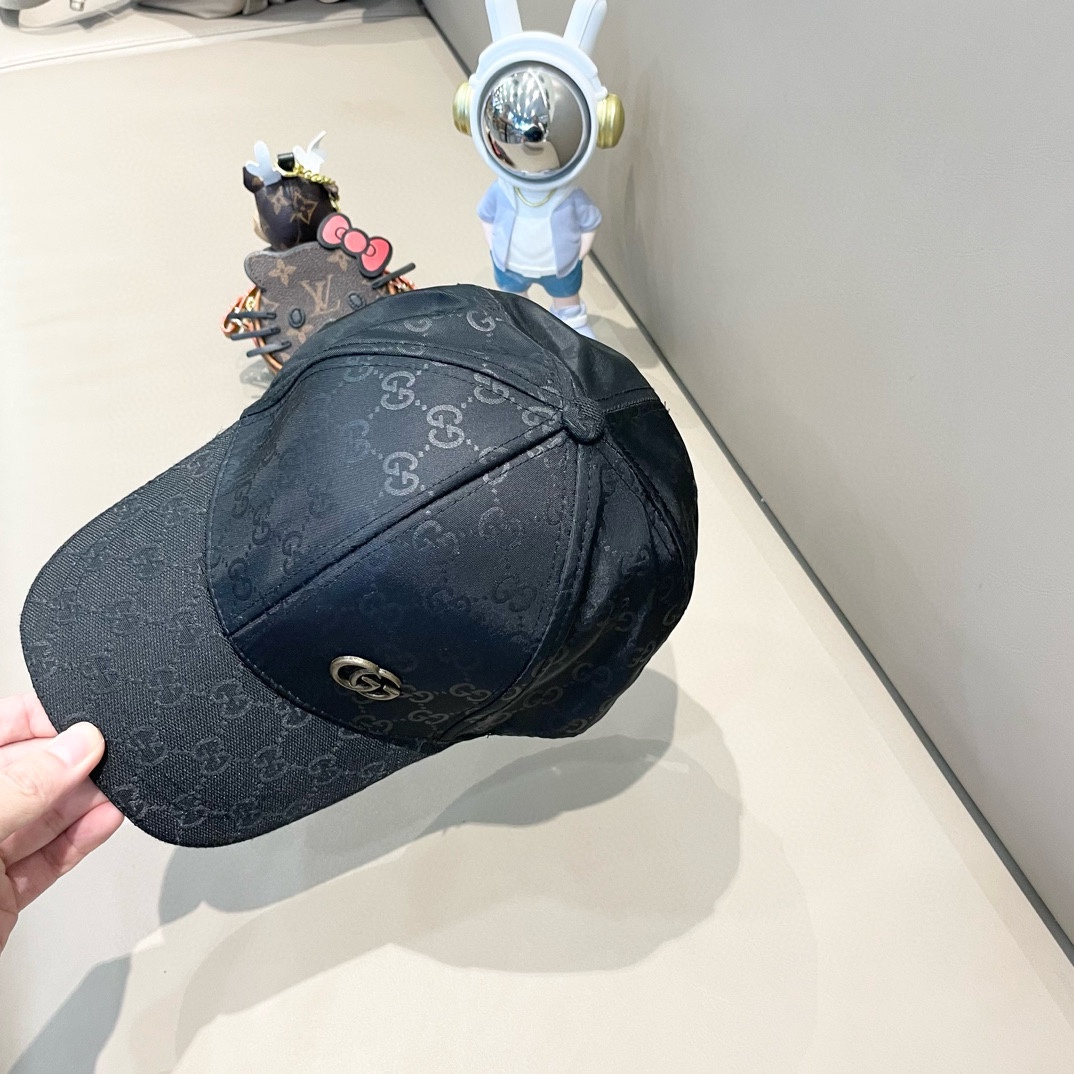  GUCCI古奇棒球帽👒 工艺非常精美 高档大气上档次！低调奢华，方便携带！