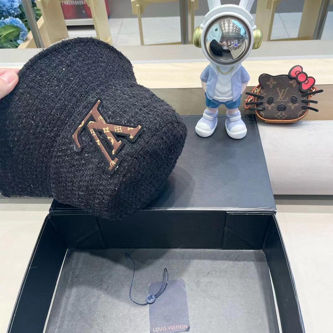  路易威登lv韩版休闲百搭盆帽女春秋季时尚素颜显脸小渔夫帽亮丝水桶帽