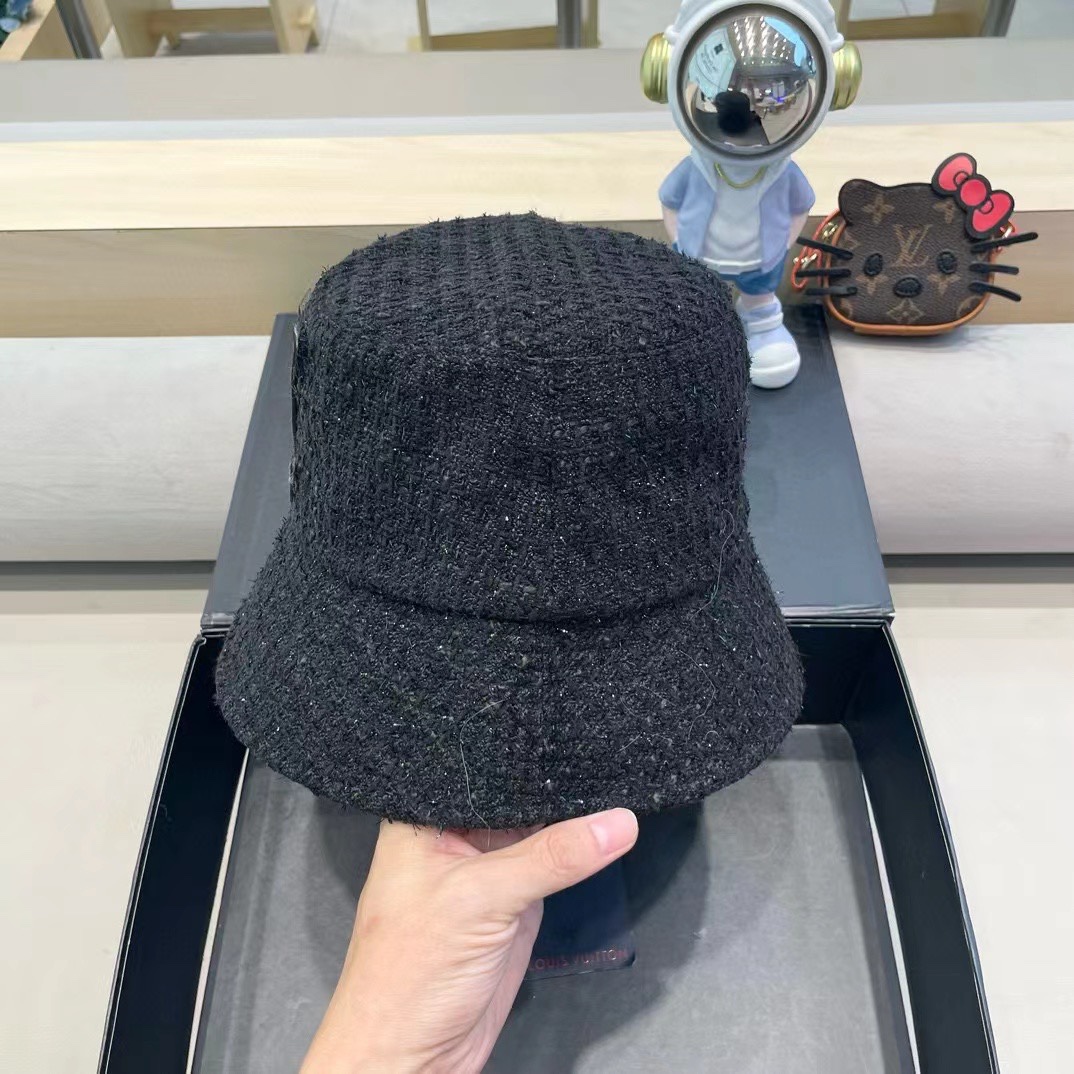  路易威登lv韩版休闲百搭盆帽女春秋季时尚素颜显脸小渔夫帽亮丝水桶帽