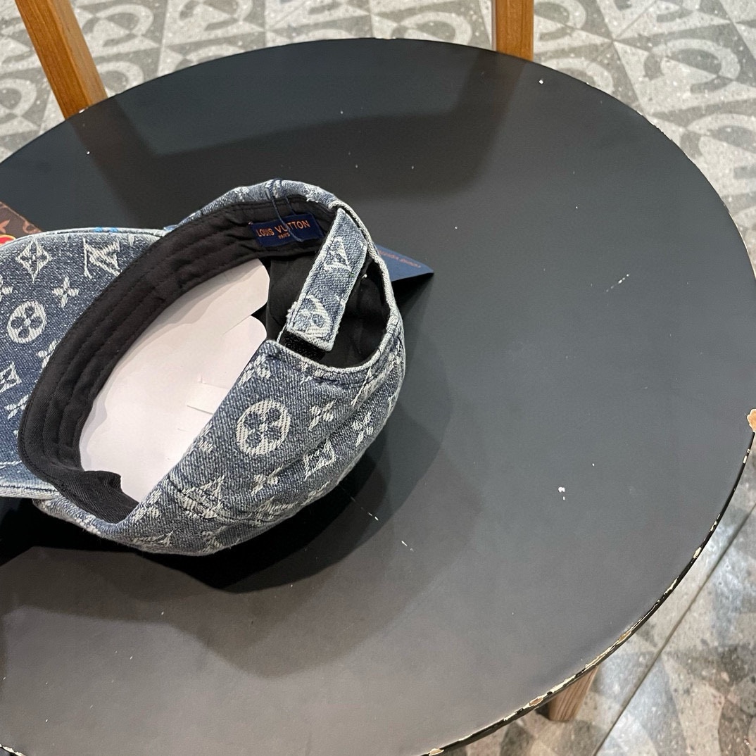 LV路易威登官网同步高版本 新款牛仔棒球帽火爆技术升级，洗水牛仔风街头风十足更符合现在时尚小哥哥小姐姐的