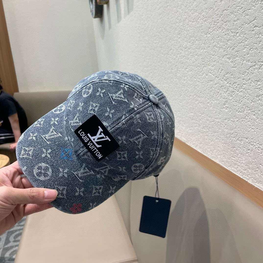 LV路易威登官网同步高版本 新款牛仔棒球帽火爆技术升级，洗水牛仔风街头风十足更符合现在时尚小哥哥小姐姐的