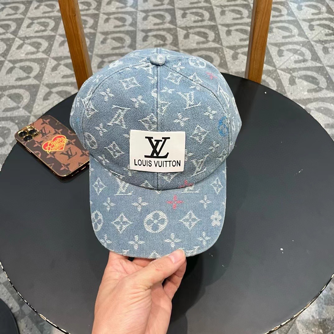 LV路易威登官网同步高版本 新款牛仔棒球帽火爆技术升级，洗水牛仔风街头风十足更符合现在时尚小哥哥小姐姐的