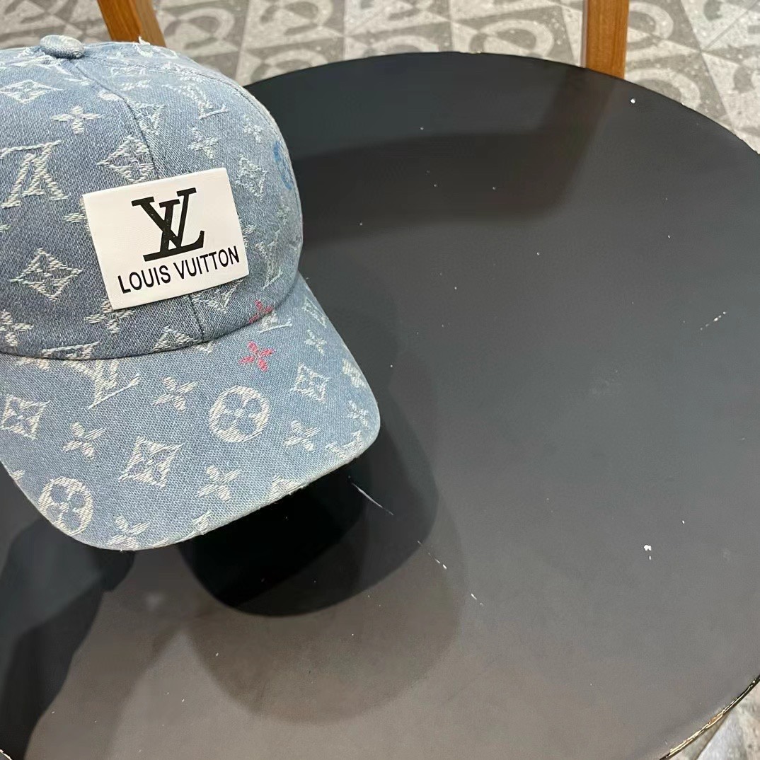 LV路易威登官网同步高版本 新款牛仔棒球帽火爆技术升级，洗水牛仔风街头风十足更符合现在时尚小哥哥小姐姐的