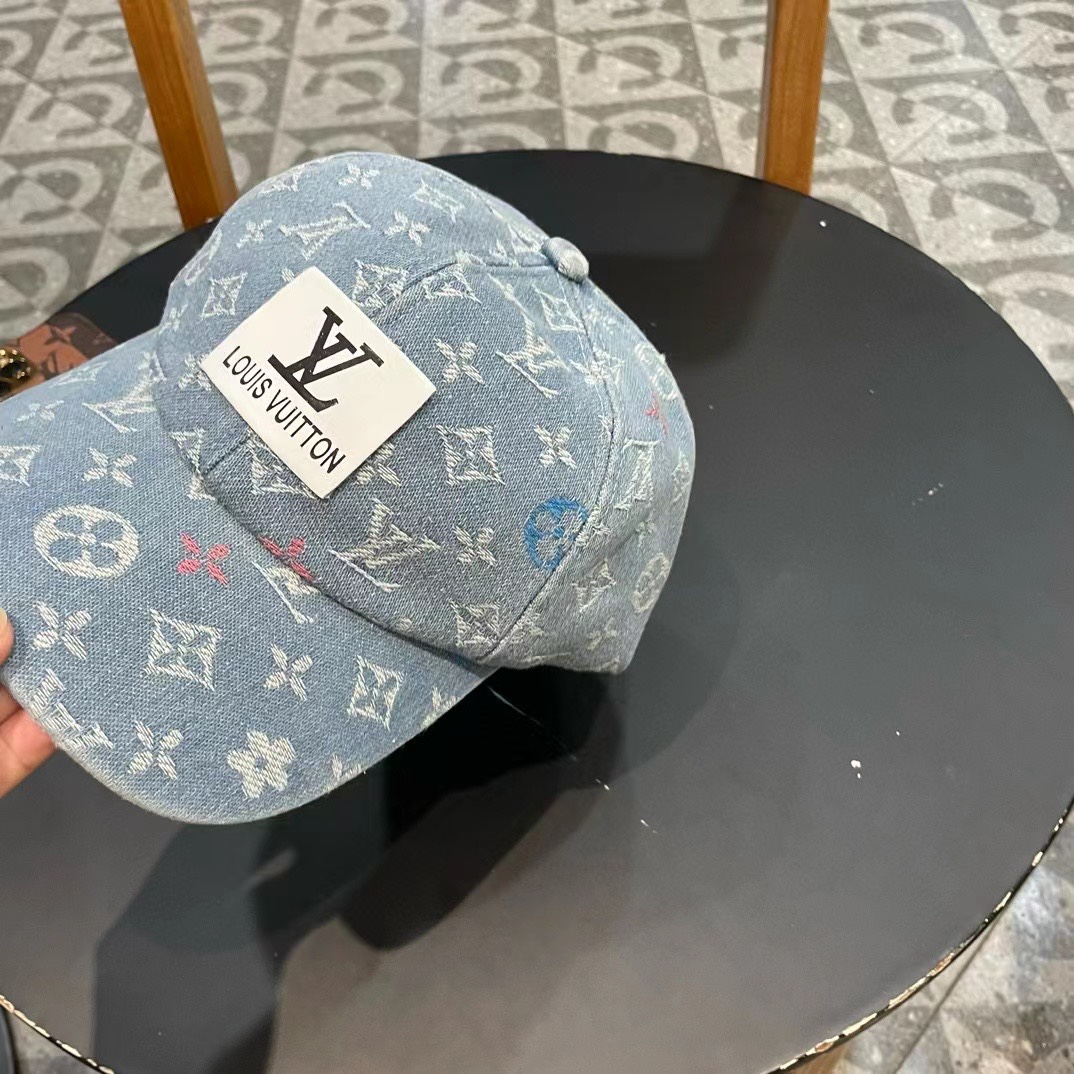LV路易威登官网同步高版本 新款牛仔棒球帽火爆技术升级，洗水牛仔风街头风十足更符合现在时尚小哥哥小姐姐的