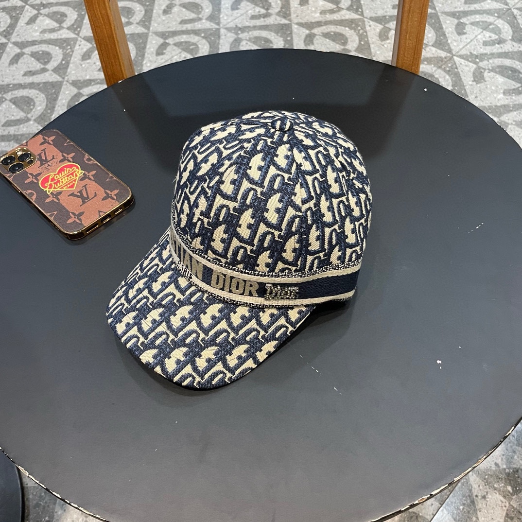  Dior(迪奥)新款原单棒球帽， Dior刺绣，网红明星同款，11开模订制，纯棉布料+头层牛皮，纯棉内
