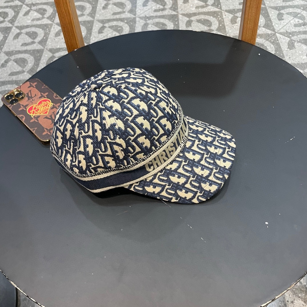  Dior(迪奥)新款原单棒球帽， Dior刺绣，网红明星同款，11开模订制，纯棉布料+头层牛皮，纯棉内