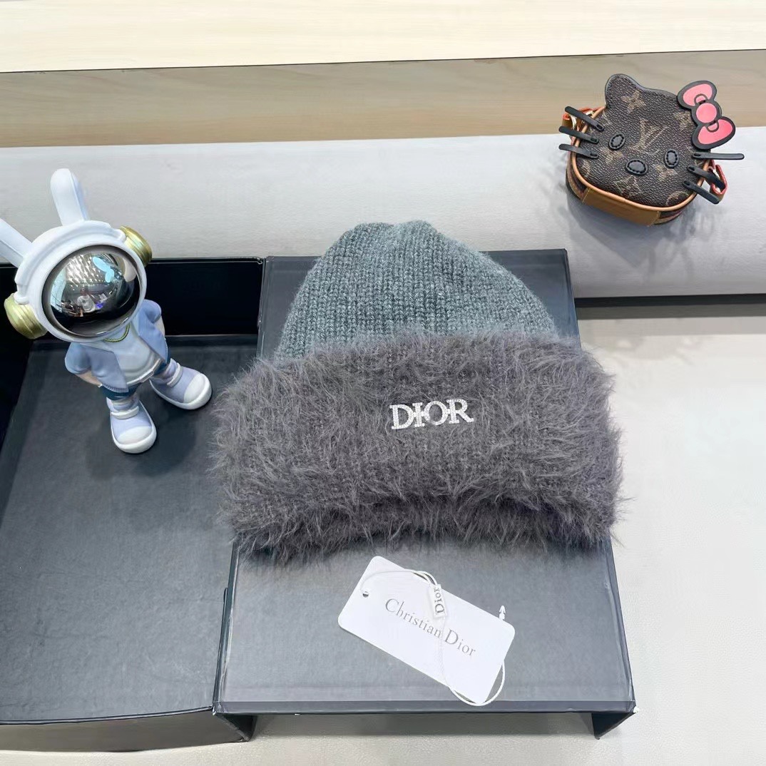NO:214482,Dior Yunxu/Soft glutinous knitted long-haired pullover wool hat in winter warm double-sided can be worn with big heads and piles of hats, fisherman hats, baseball hats, knit hats, dior, espadrilles, hats19860909Dior 允旭/软糯针织长毛毛套头毛线帽冬季保暖双面可戴大头围堆堆帽帽子渔夫帽棒球帽针织帽,帽子,dior,espadrilles,hats,hat