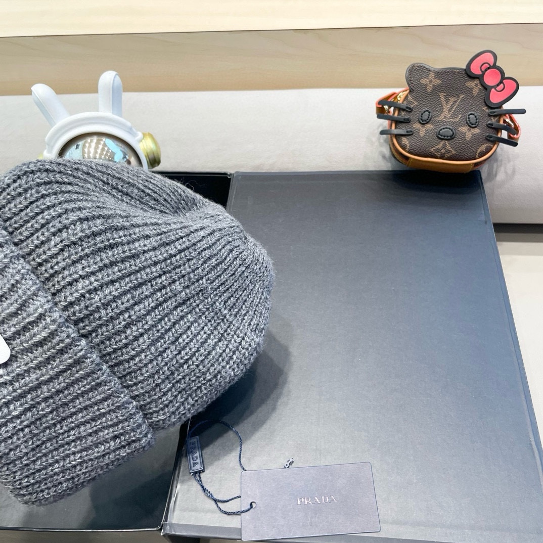 。Prada普拉达日系甜美针织渔夫帽女秋冬保暖韩系博主同款毛线帽显脸小