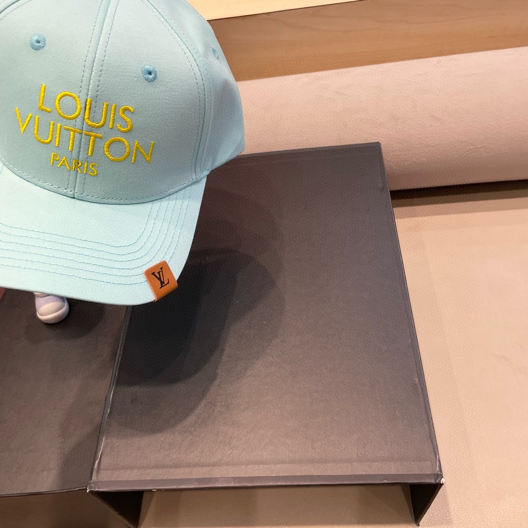  路易威登LouisVuitton2025新款牛仔棒球帽🧢  
LV棒球帽，简约大气，男女通用