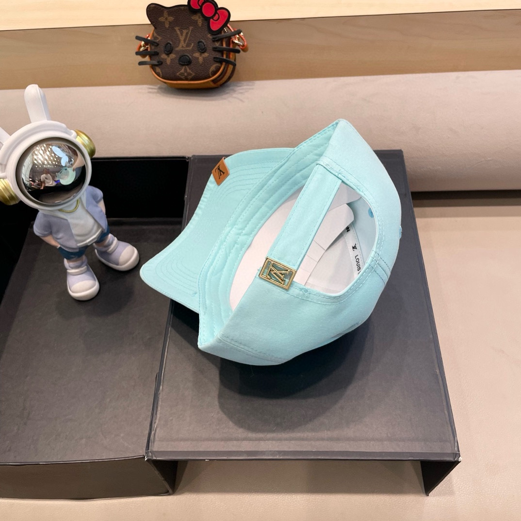  路易威登LouisVuitton2025新款牛仔棒球帽🧢  
LV棒球帽，简约大气，男女通用