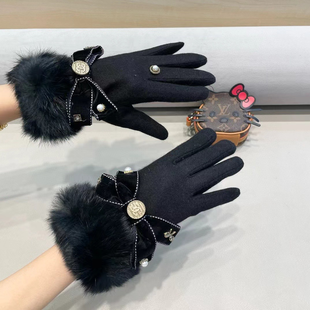 Chanel 香奈儿2024秋冬懒兔毛羊毛手套👍值得对比。。同款不同品质，秒杀市场差产品，羊毛十懒兔毛内