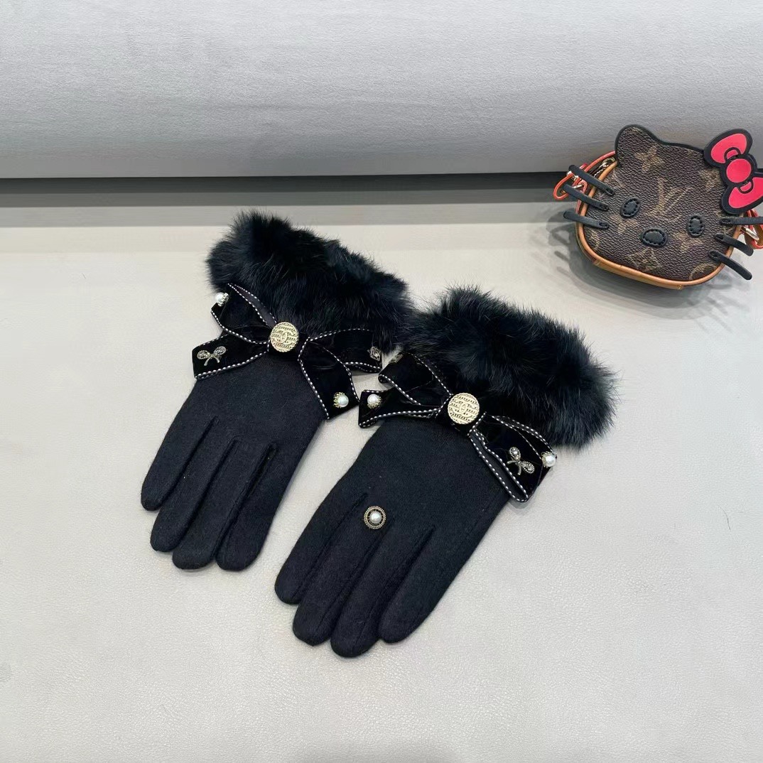 Chanel 香奈儿2024秋冬懒兔毛羊毛手套👍值得对比。。同款不同品质，秒杀市场差产品，羊毛十懒兔毛内