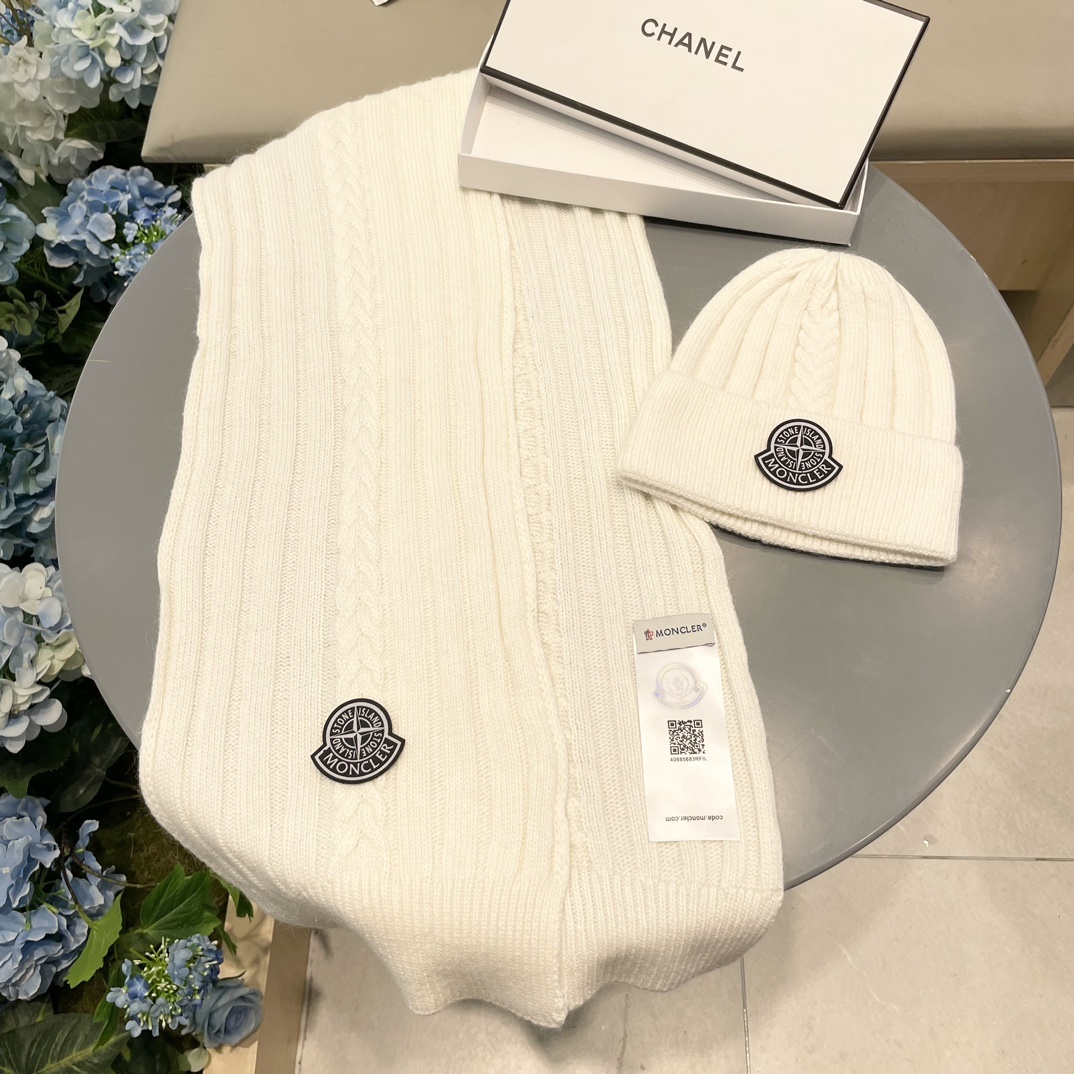 蒙口。【羊毛套装帽子-经典套装帽子!帽子➕围巾!材质:70%羊毛➕30%兔毛。暖暖哒超级舒服~冬日小姐姐