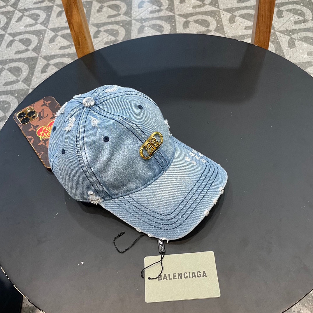   BALENCIAGA巴黎世家🆕春款新款个性棒球帽，高品质牛仔面料，透气性巨佳，四季佩戴款
高颜值时尚