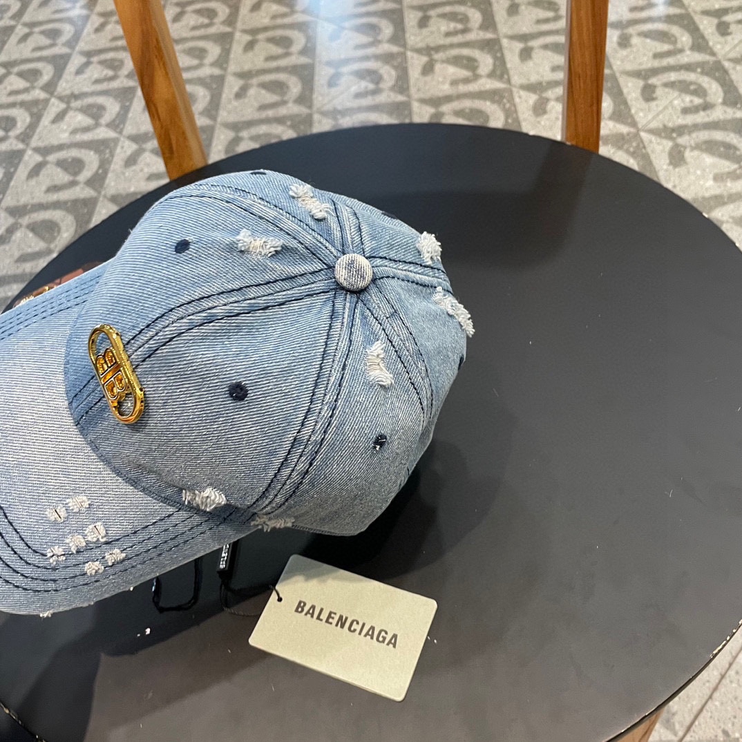   BALENCIAGA巴黎世家🆕春款新款个性棒球帽，高品质牛仔面料，透气性巨佳，四季佩戴款
高颜值时尚