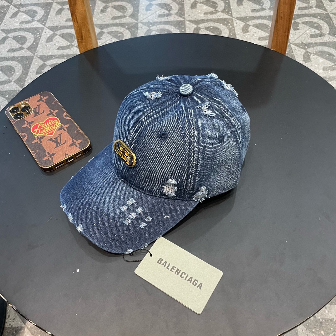  BALENCIAGA巴黎世家🆕春款新款个性棒球帽，高品质牛仔面料，透气性巨佳，四季佩戴款
高颜值时尚单