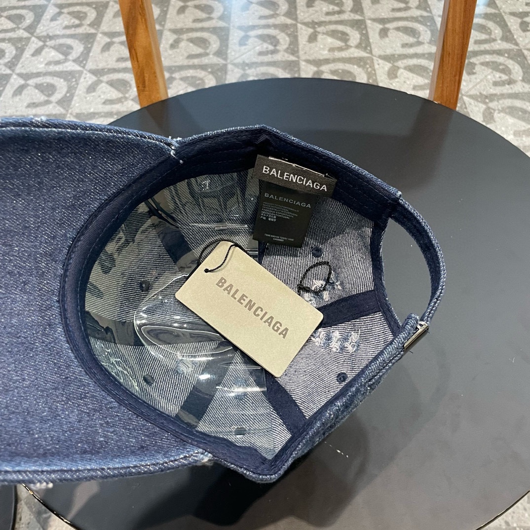  BALENCIAGA巴黎世家🆕春款新款个性棒球帽，高品质牛仔面料，透气性巨佳，四季佩戴款
高颜值时尚单