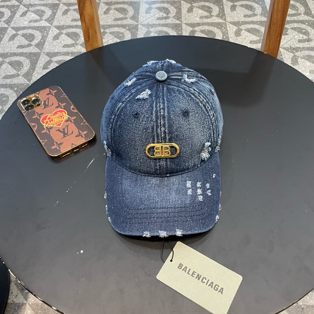  BALENCIAGA巴黎世家🆕春款新款个性棒球帽，高品质牛仔面料，透气性巨佳，四季佩戴款
高颜值时尚单