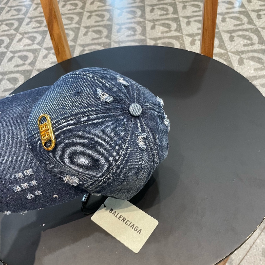  BALENCIAGA巴黎世家🆕春款新款个性棒球帽，高品质牛仔面料，透气性巨佳，四季佩戴款
高颜值时尚单