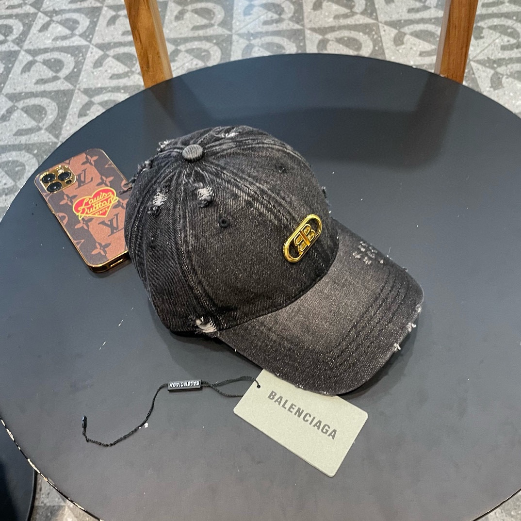  BALENCIAGA巴黎世家🆕春款新款个性棒球帽，高品质牛仔面料，透气性巨佳，四季佩戴款
高颜值时尚单