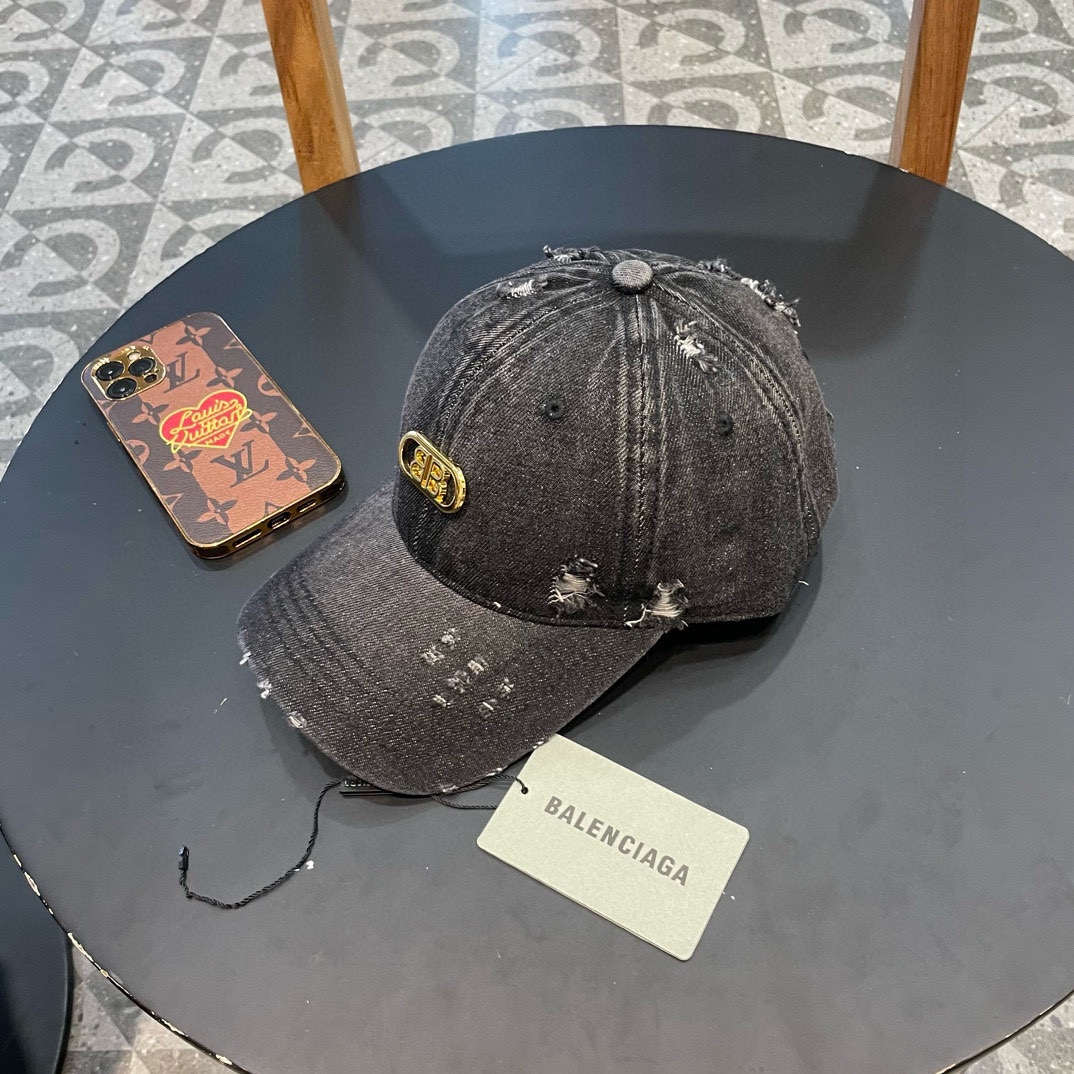  BALENCIAGA巴黎世家🆕春款新款个性棒球帽，高品质牛仔面料，透气性巨佳，四季佩戴款
高颜值时尚单