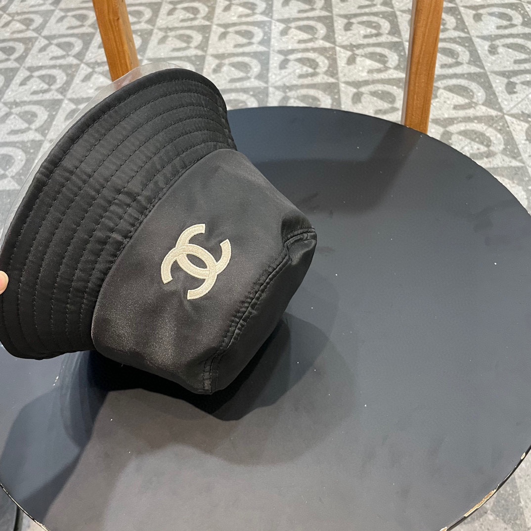 渔夫帽棒球帽【CHANEL香奈儿】新款简约刺绣logo棒球帽，新款出货，大牌款超好搭配，赶紧入手！