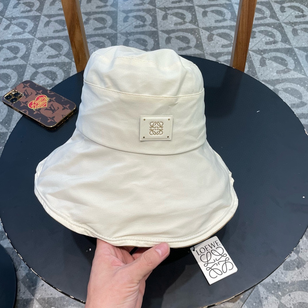 【LOEWE罗意威】新款大沿蝴蝶结遮阳渔夫帽～简约大气
🔅轻奢感满满，富家千金款