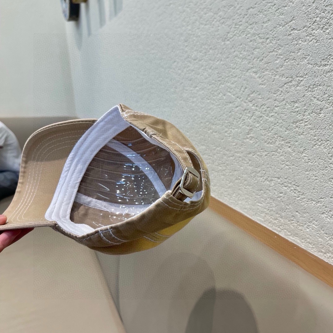  Prada普拉达 早春新款大牌款棒球帽，经典款男女通用