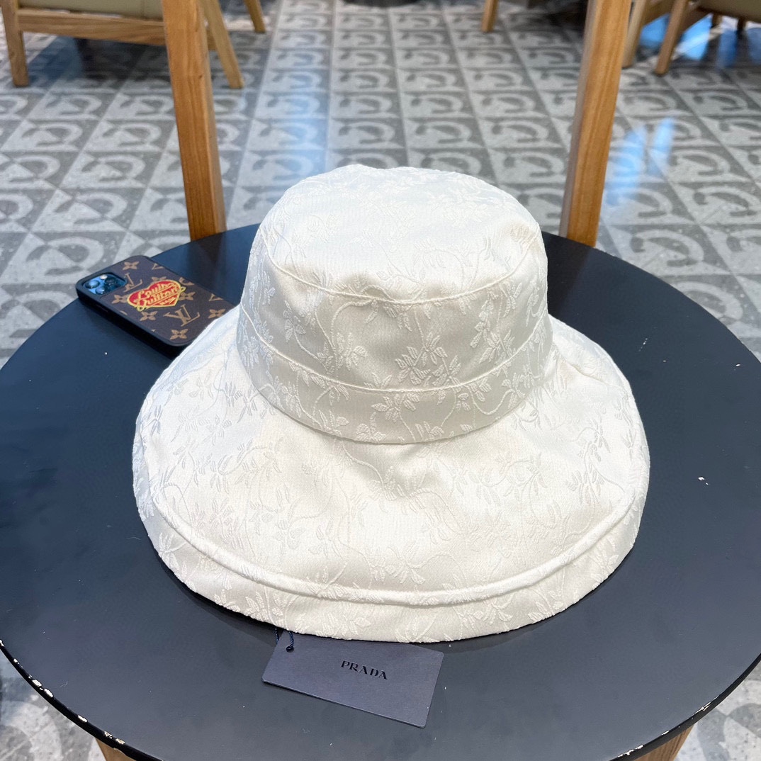  Prada普拉达防晒涂层渔夫帽轻薄便携
防晒帽防紫外线遮阳大帽檐
百褶大帽檐全方位防晒
可折叠