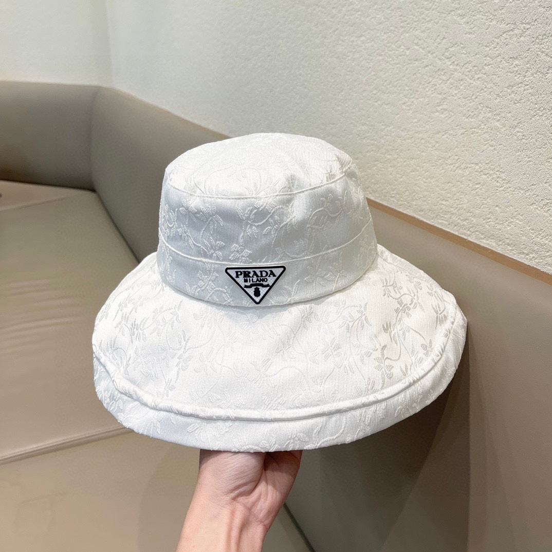  Prada普拉达防晒涂层渔夫帽轻薄便携
防晒帽防紫外线遮阳大帽檐
百褶大帽檐全方位防晒
可折叠
