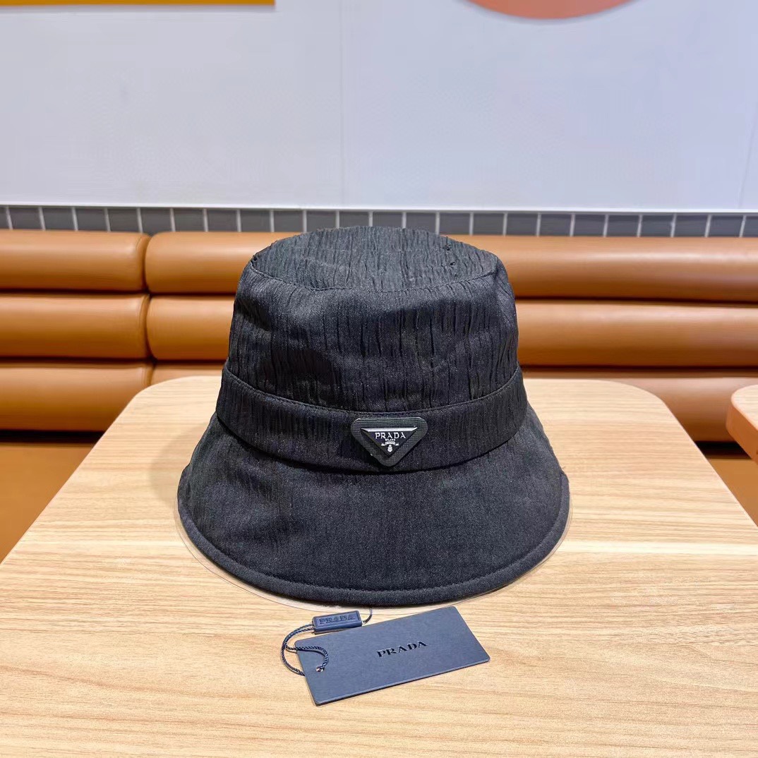 NO:220624,Prada Spring's new fisherman's hat, simple and sweet style, the hat is very good, and the big face shape is!  Essential Hats Fisherman's Hats Baseball Hats Knitted Hats, Hats, Prada, espadrilles, hats19860909普拉达春新款渔夫帽,简约甜美风,帽型很好,大脸型哦！出街必备帽子渔夫帽棒球帽针织帽,帽子,prada,espadrilles,hats,hat