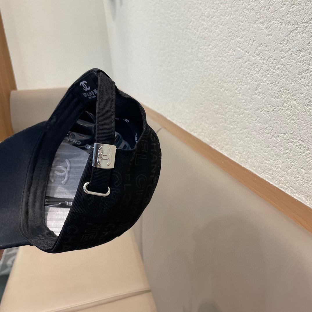  【CHANEL香奈儿】新款刺绣山茶花棒球帽，新款出货，大牌款超好搭配，赶紧入手！