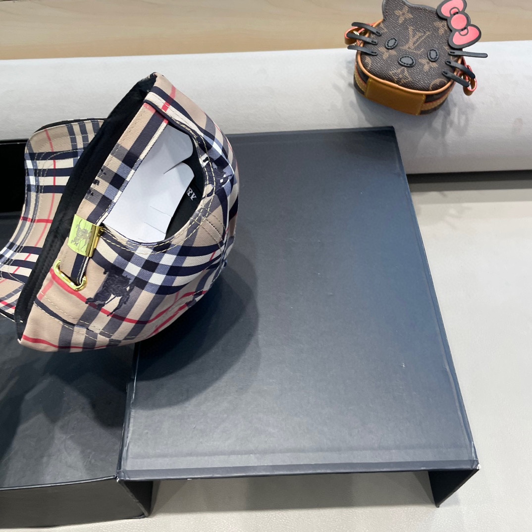  Burberry（巴宝莉）原单棒球帽， 专柜热卖款，经典格子，11开模订制，尼龙面料，纯棉内里，轻盈透