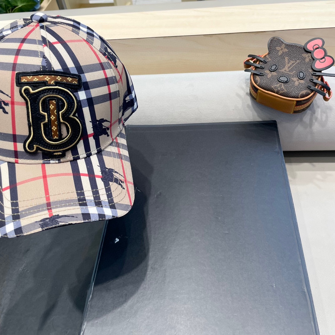  Burberry（巴宝莉）原单棒球帽， 专柜热卖款，经典格子，11开模订制，尼龙面料，纯棉内里，轻盈透
