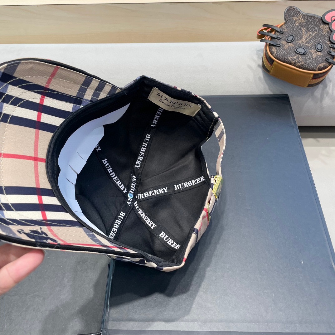  Burberry（巴宝莉）原单棒球帽， 专柜热卖款，经典格子，11开模订制，尼龙面料，纯棉内里，轻盈透
