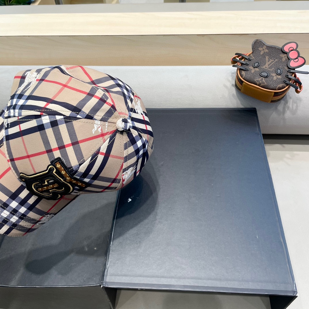  Burberry（巴宝莉）原单棒球帽， 专柜热卖款，经典格子，11开模订制，尼龙面料，纯棉内里，轻盈透