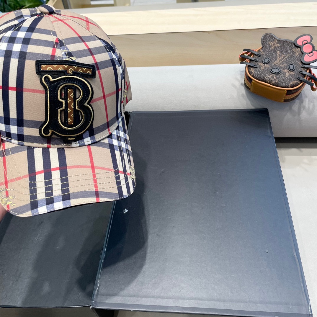  Burberry（巴宝莉）原单棒球帽， 专柜热卖款，经典格子，11开模订制，尼龙面料，纯棉内里，轻盈透