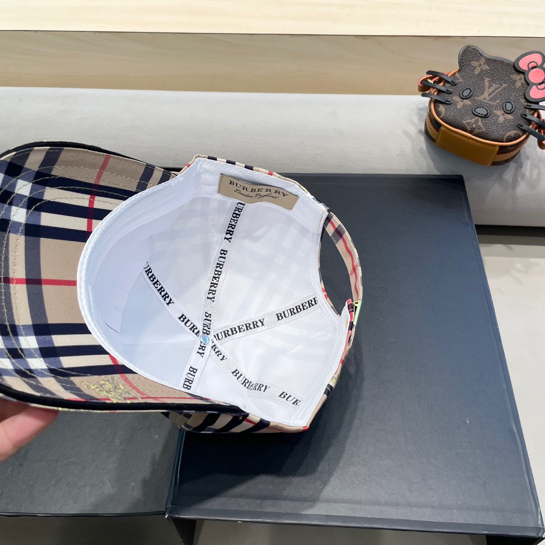  Burberry（巴宝莉）原单棒球帽， 专柜热卖款，经典格子，11开模订制，尼龙面料，纯棉内里，轻盈透