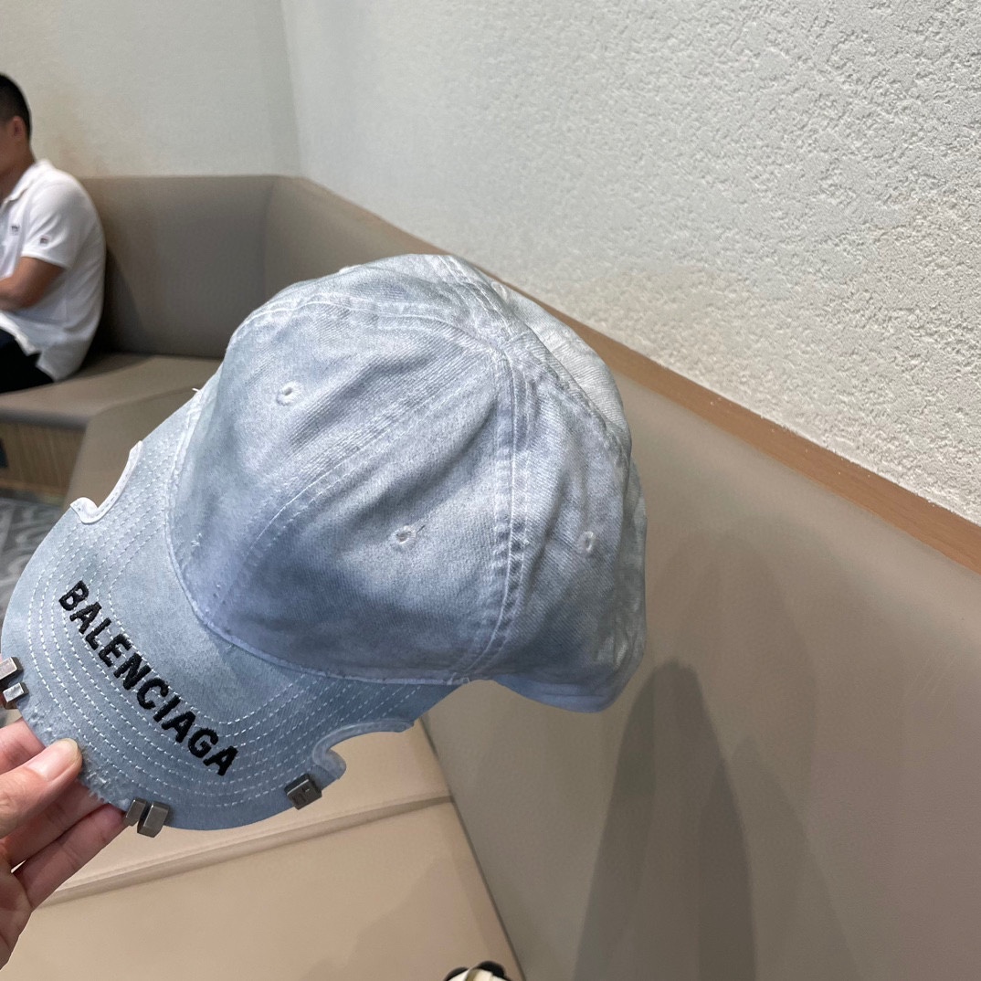  新品Balenciaga巴黎世家新款棒球帽
现货秒发🧢简约时尚超级无敌好看的帽子！情侣款！原单货比起其