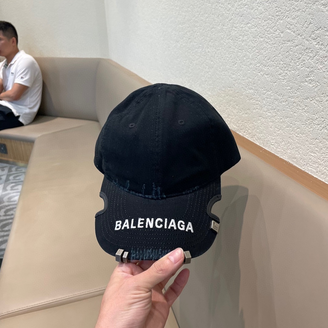 NO:228653,New Balenciaga Balenciaga new baseball hat, simple and fashionable, super beautiful hat!  Couple style!  Compared with other hats, hats, straw hats, fisherman hats, baseball hats, hats, balenciaga, balenciaga, espadrilles, hats19860909新品Balenciaga巴黎世家新款棒球帽 现货秒发简约时尚超级无敌好看的帽子！情侣款！原单货比起其他帽子的帽子草帽渔夫帽棒球帽,帽子,balenciaga,balenciaga,espadrilles,hats,hat