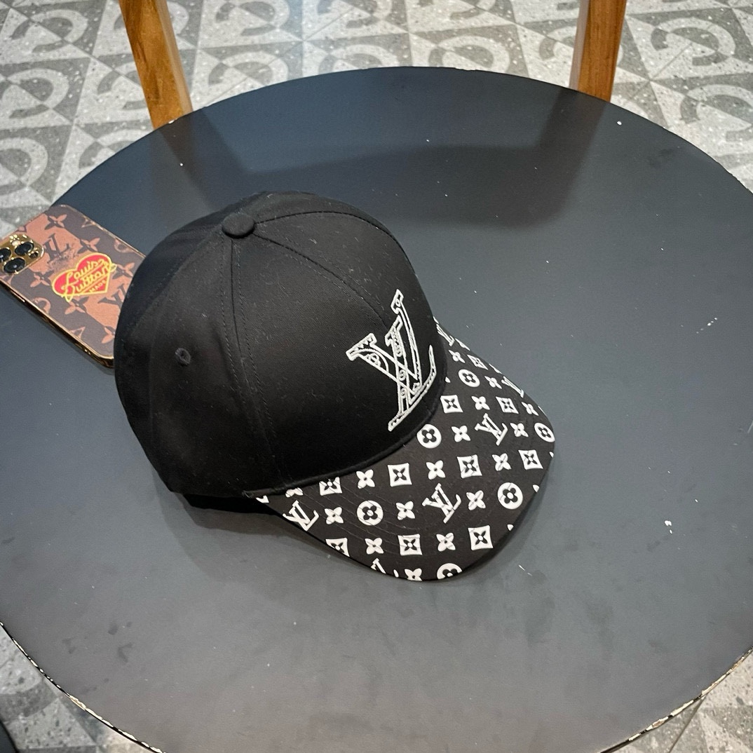    Lv！超级大爆款👏上头敲好看
颜色正点！新款字母刺绣棒球帽 
新工艺制作超好看 所见之处皆是细节！