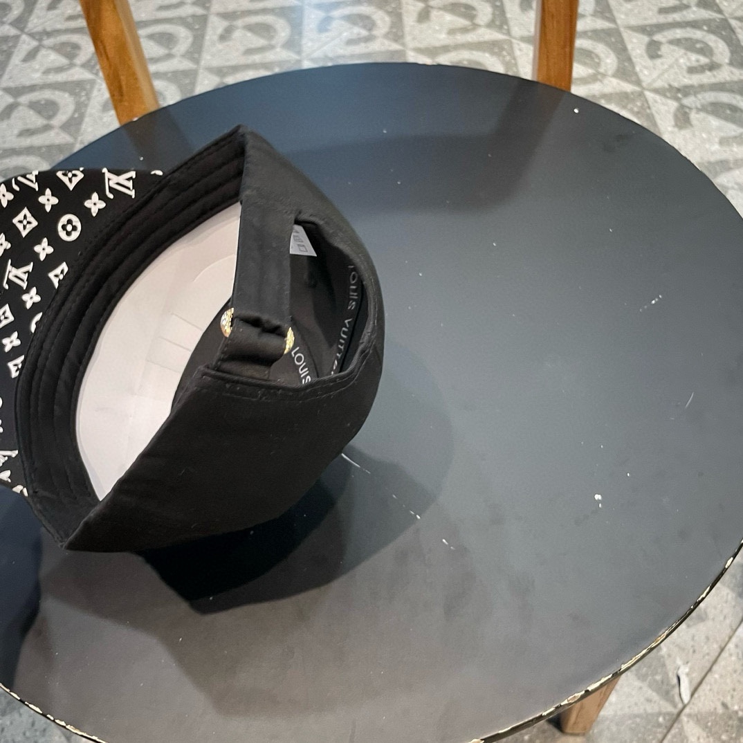    Lv！超级大爆款👏上头敲好看
颜色正点！新款字母刺绣棒球帽 
新工艺制作超好看 所见之处皆是细节！