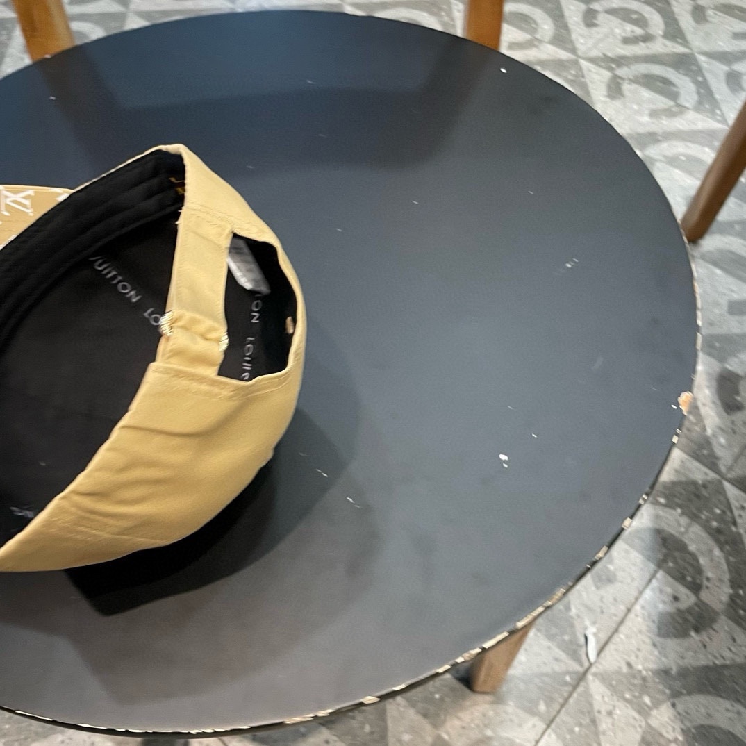    Lv！超级大爆款👏上头敲好看
颜色正点！新款字母刺绣棒球帽 
新工艺制作超好看 所见之处皆是细节！