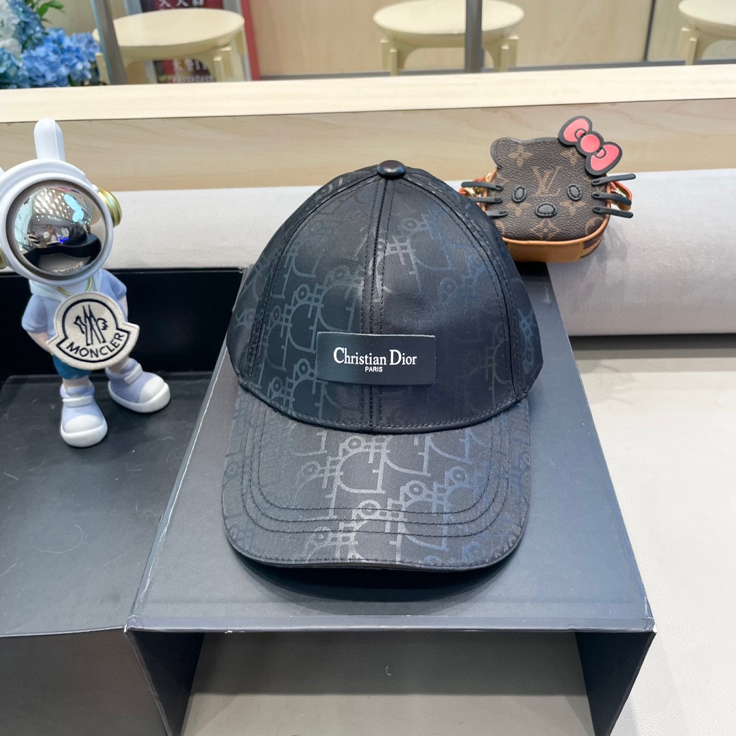   Dior(迪奥)新款原单棒球帽， Dior老花拼皮，复古韵味十足，11开模订制，原版帆布料+头层牛皮