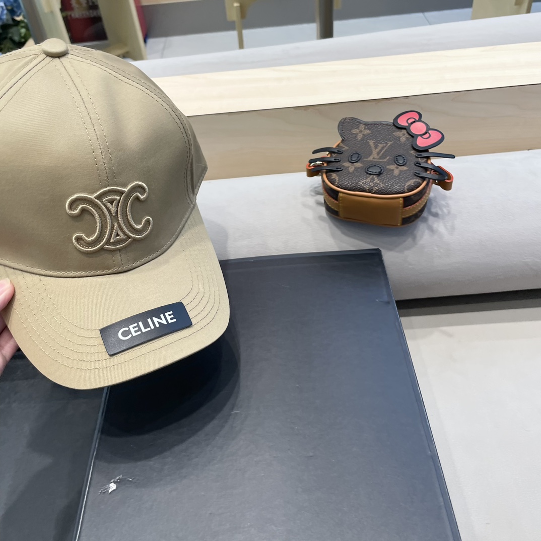  CELINE 塞琳 新款 🆕 棒球帽 🧢 
原单棒球帽 🧢原版1.1复刻 （对比 🆚 市场通货 
lo