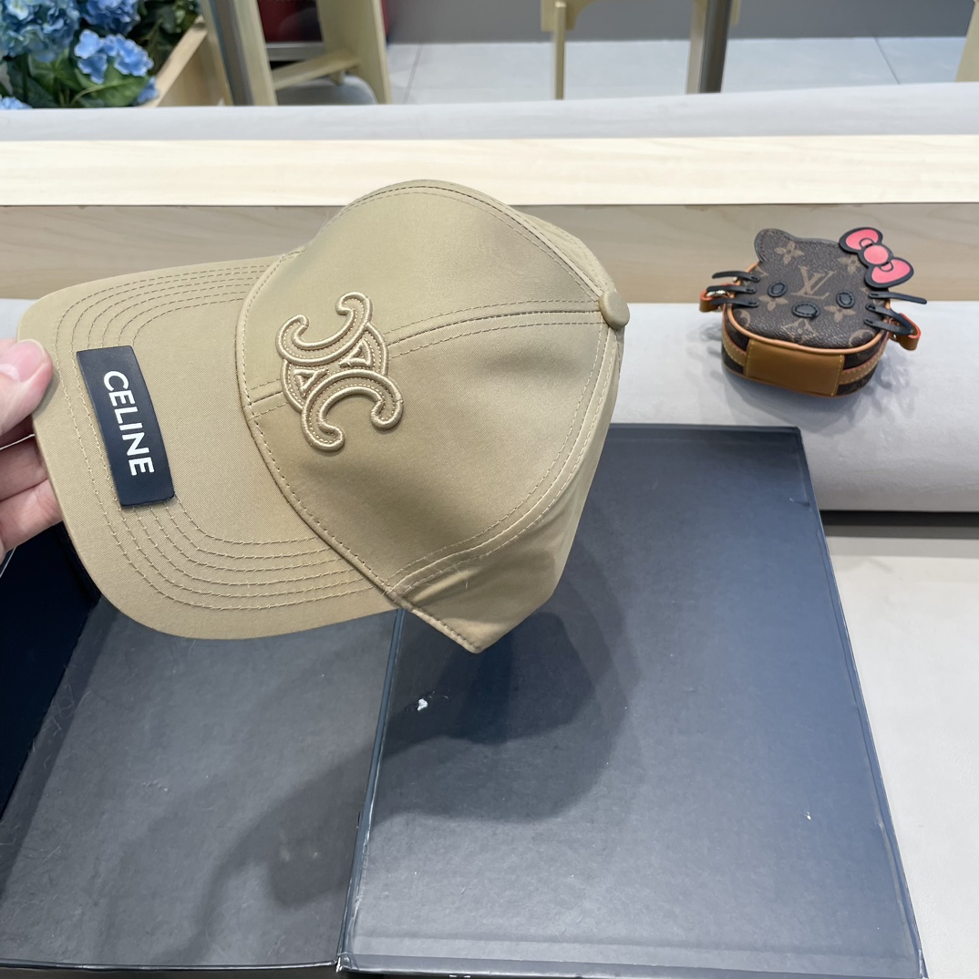  CELINE 塞琳 新款 🆕 棒球帽 🧢 
原单棒球帽 🧢原版1.1复刻 （对比 🆚 市场通货 
lo