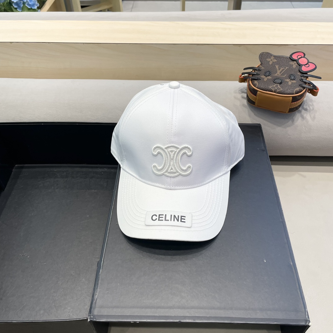  CELINE 塞琳 新款 🆕 棒球帽 🧢 
原单棒球帽 🧢原版1.1复刻 （对比 🆚 市场通货 
lo