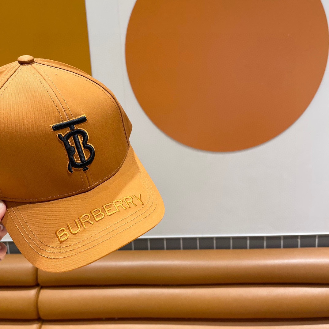  Burberry（巴宝莉）原单棒球帽🧢专柜热卖款纯棉内里，轻盈透气。完美版型，原厂品质，独家实物拍摄，
