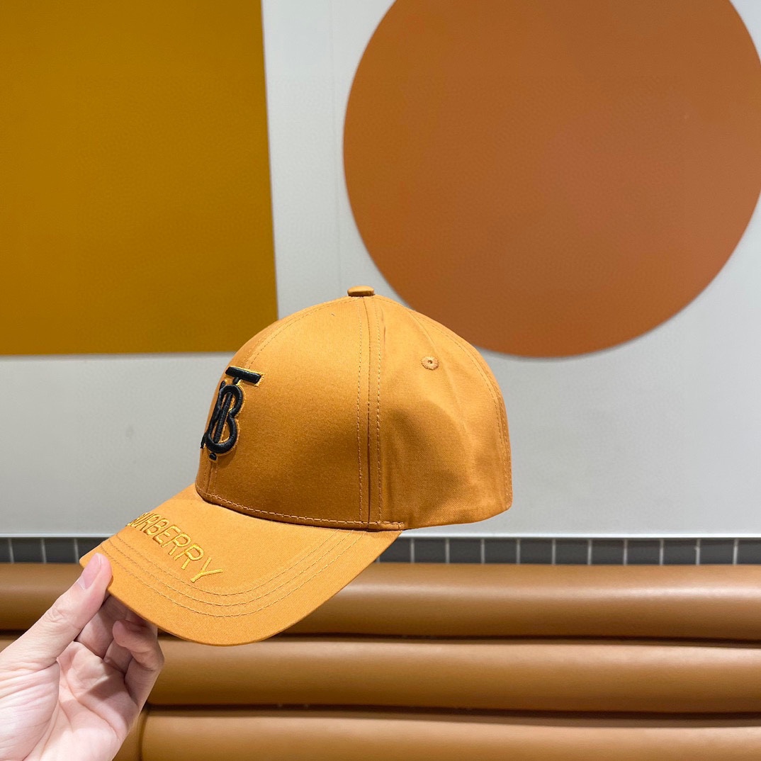  Burberry（巴宝莉）原单棒球帽🧢专柜热卖款纯棉内里，轻盈透气。完美版型，原厂品质，独家实物拍摄，